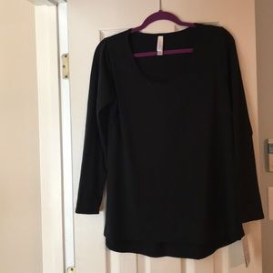Lularoe Medium Black lynnae top